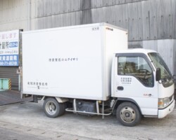 2トン箱車