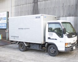 2トン箱車